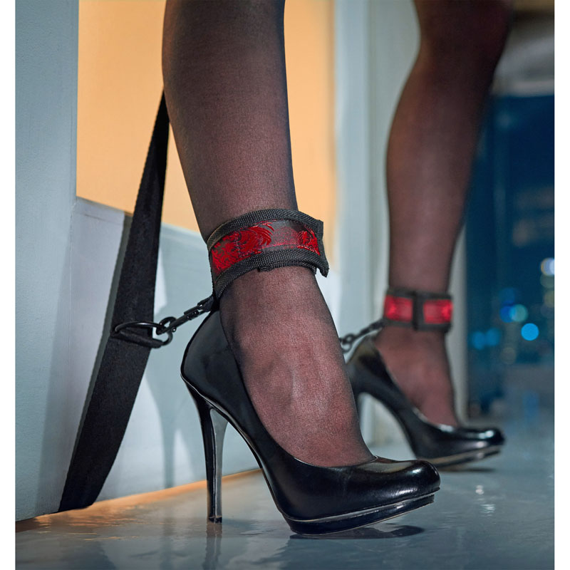 Scandal Over the Door Bondage Cross - Image 3